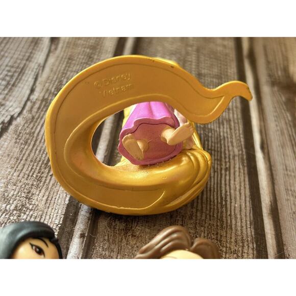 Lot Of 6 Mini Dolls Inc Disney Princess Magic Clip Dolls Polly Pocket Rapunzel - Picture 4 of 5